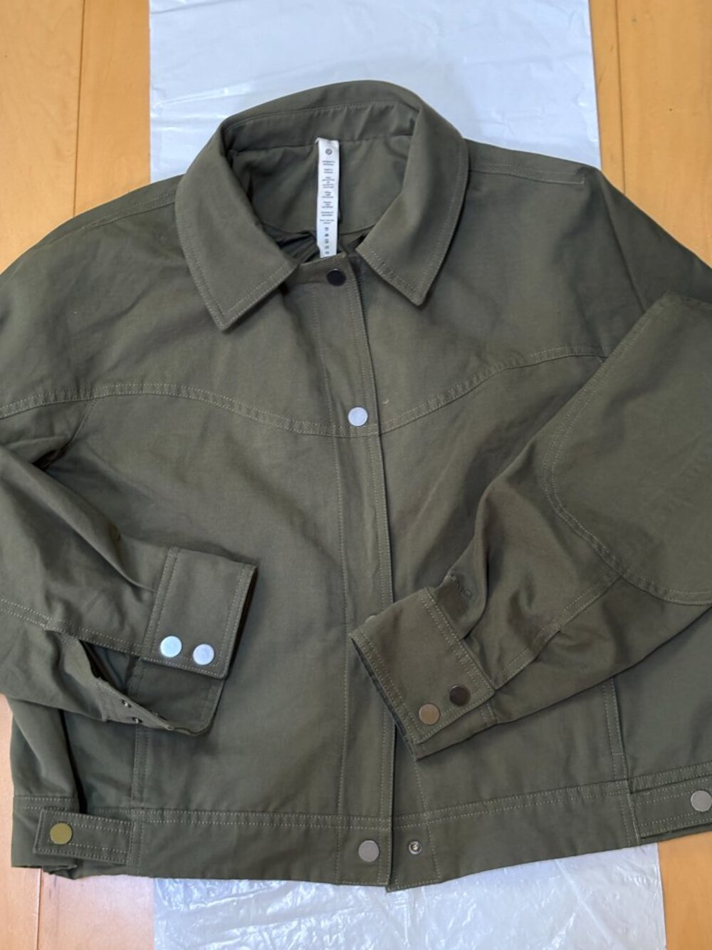 Lululemon Woman Cotton Shirt Jacket - Medium Olive (W4BSUS) Sz 10